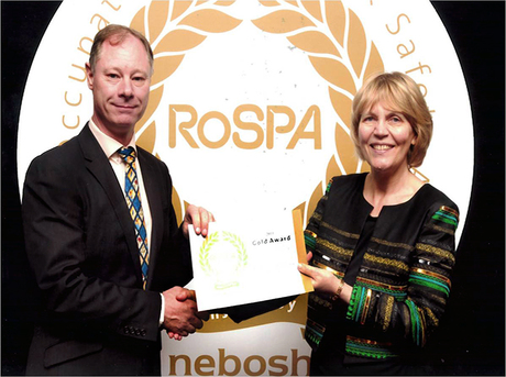 The Richmond Fellowship Scotland receiving a Gold Award from RoSPA